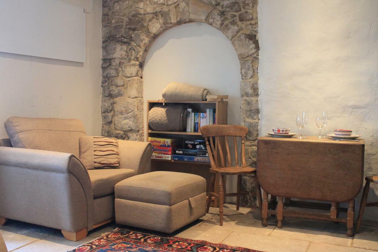 Snowdrop Cottage กลอสเตอร์ ภายนอก รูปภาพ