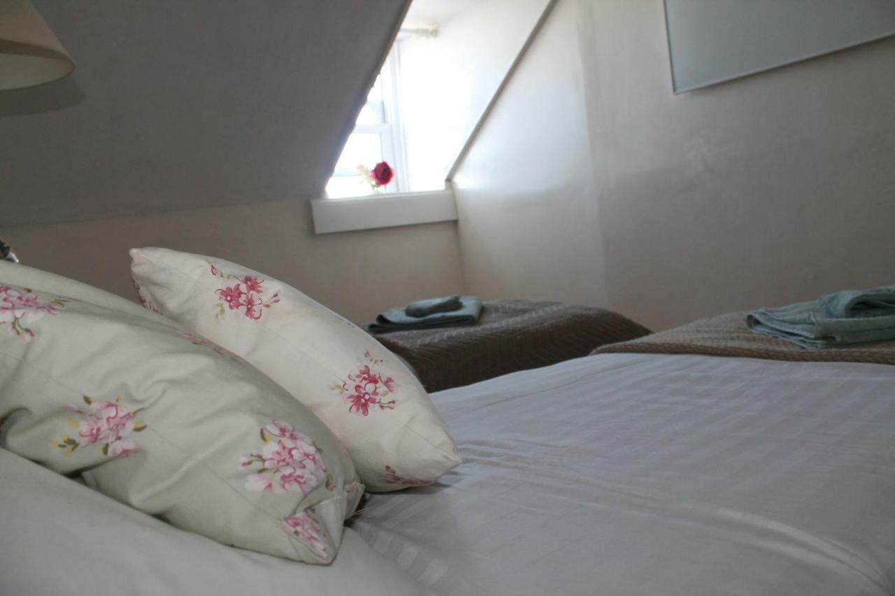 Snowdrop Cottage กลอสเตอร์ ภายนอก รูปภาพ